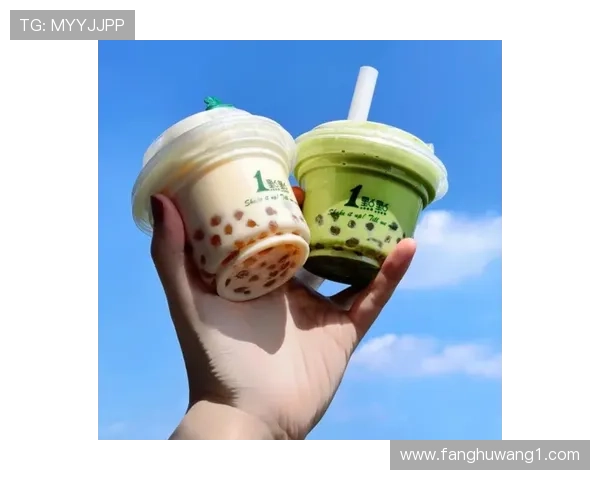 张雨霏训练完顺手买个包，我加班三天才够一杯奶茶钱