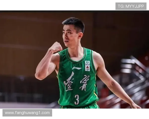 赵继伟训练完直接进豪宅卧室，这差距我真服了